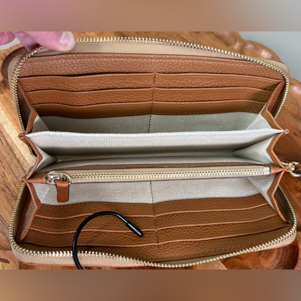 Dooney & Bourke Zip Around Wallet Wristlet Carmel Brown Pebble Leather NWOT - Picture 8 of 16